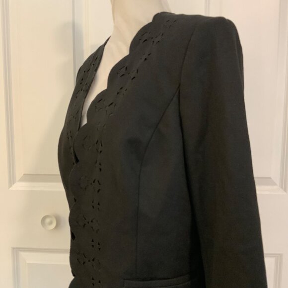 Banana Republic Black Open Front Scalloped Hem Laser Cut Blazer Size 12 - Picture 5 of 11